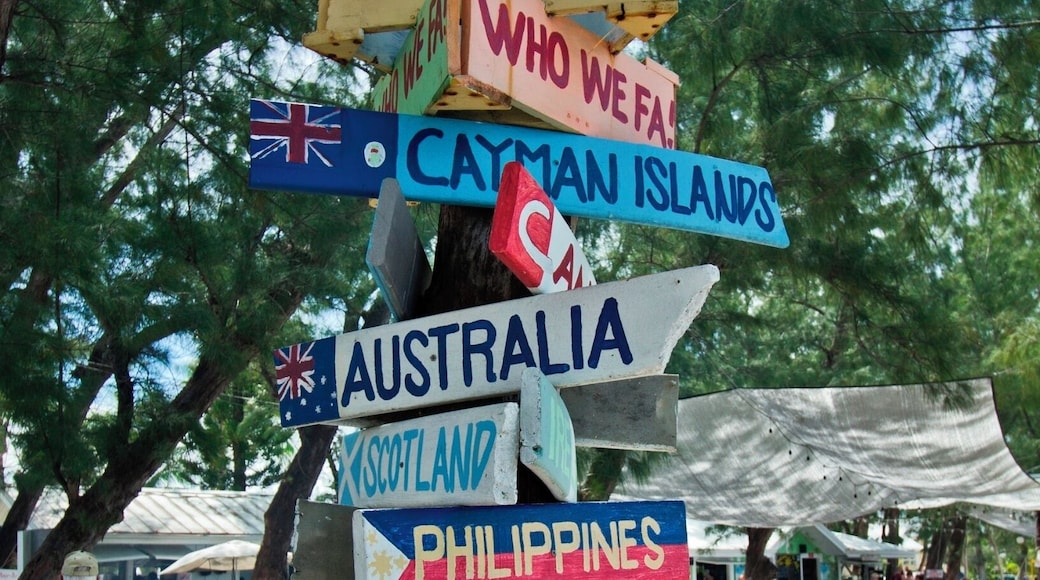 Nice place to eat and go wimming