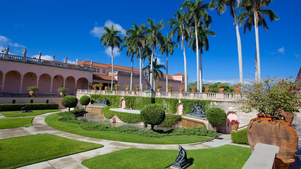Ringling Museum of Art showing a park