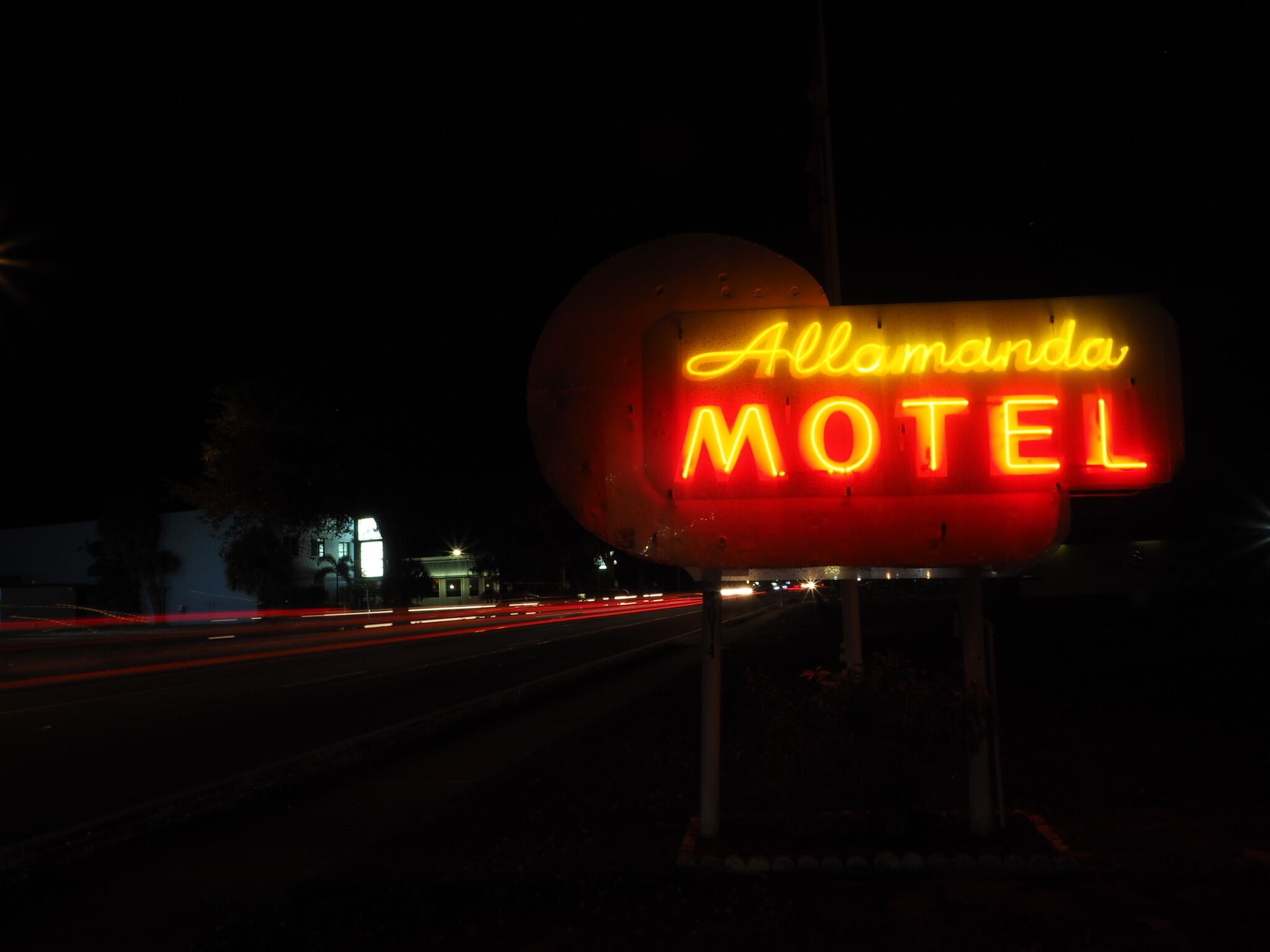 Motoring along U.S. 41 through the Bradenton and Sarasota areas, you can still find a few remaining signs from the heyday of using neon to attract weary travelers.