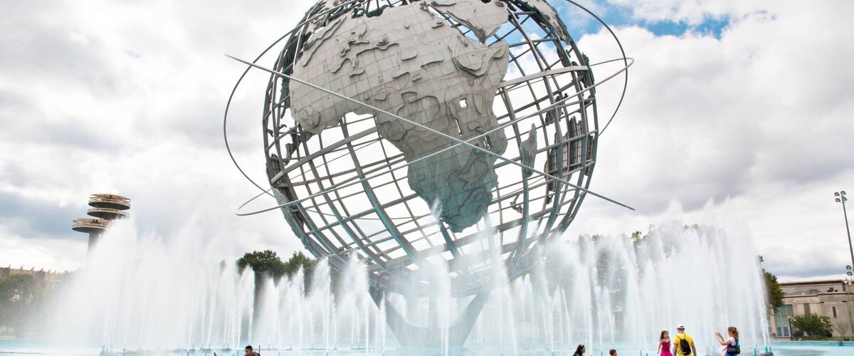 Corona showing a fountain and a statue or sculpture