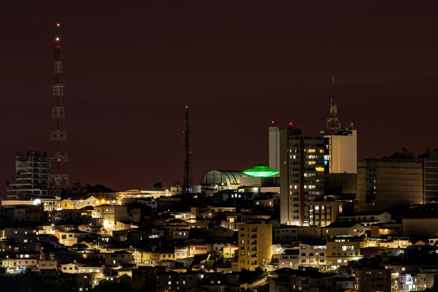 Nave Espacial Verde no centro de Varginha, Minas Gerais, Brasil
