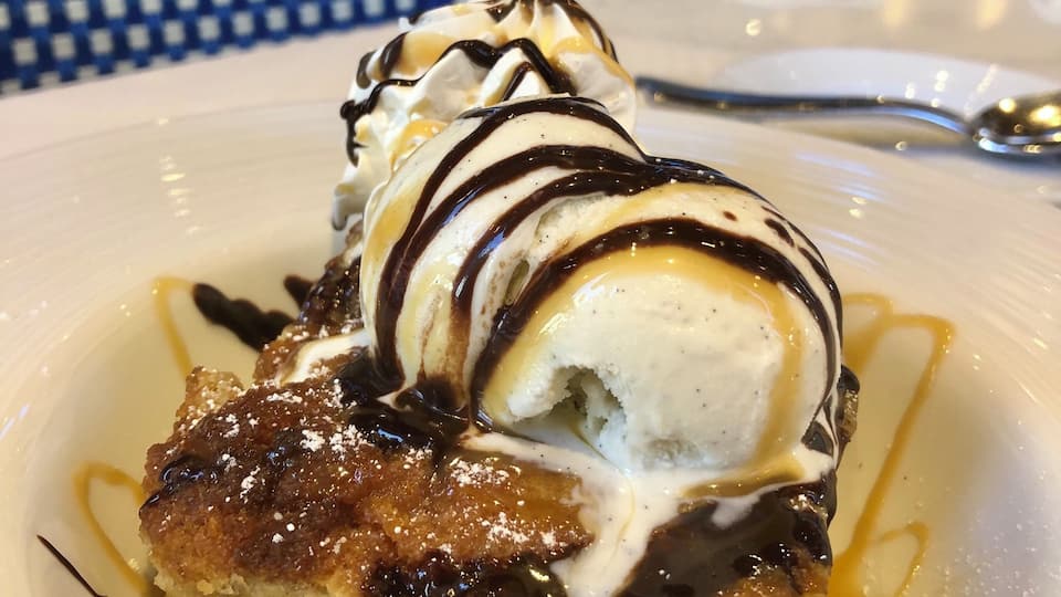 Something awesome happens when hot bread pudding and cold ice cream combine. Izzy’s is a great place for seafood in Florida #trovember