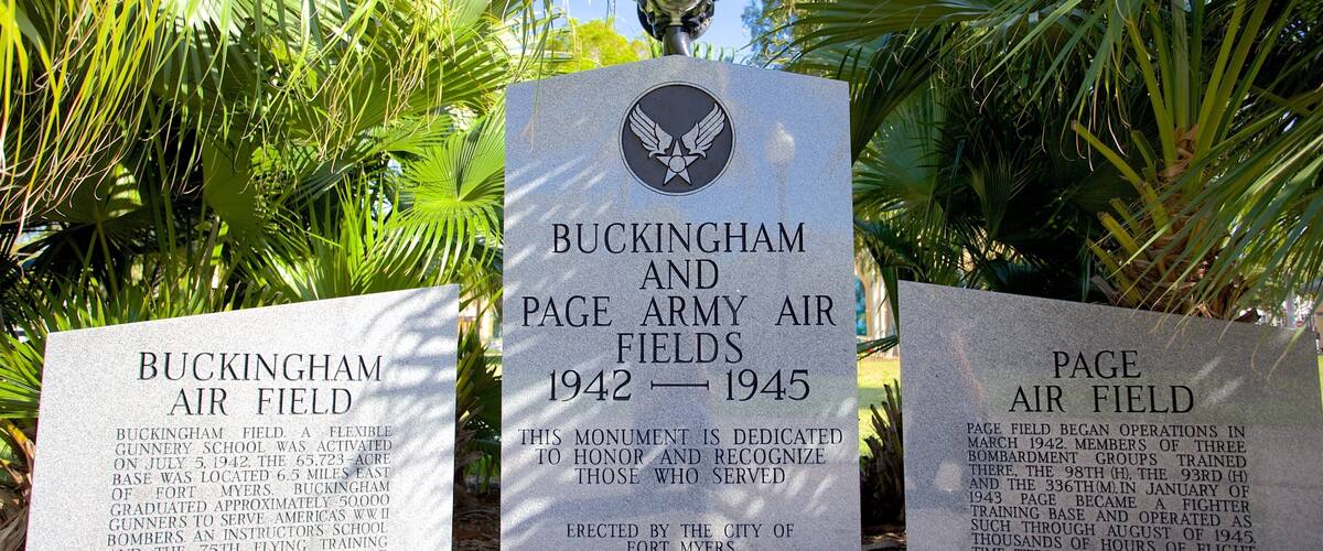 Fort Myers which includes a monument and signage