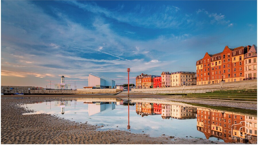 The Turner Gallery reflected in the pool left by the receding tide. The Kings Stairs is a great place to sit and watch the #sunset #margate #kent #thanet #reflections #travel #tourism #travel #staycation
I have really been struggling with a slump in my photography, i had no enthusiasm to get out and found it a real struggle. Tonight i decided i had to get out and shoot, i gathered all my gear, jumped in the car and headed out to capture Sunset at Margate, Kent.
I parked a few streets away and walked down to the seafront and thus avoided any car parking charges
https://www.youtube.com/watch?v=9jWmO8X8Yx8