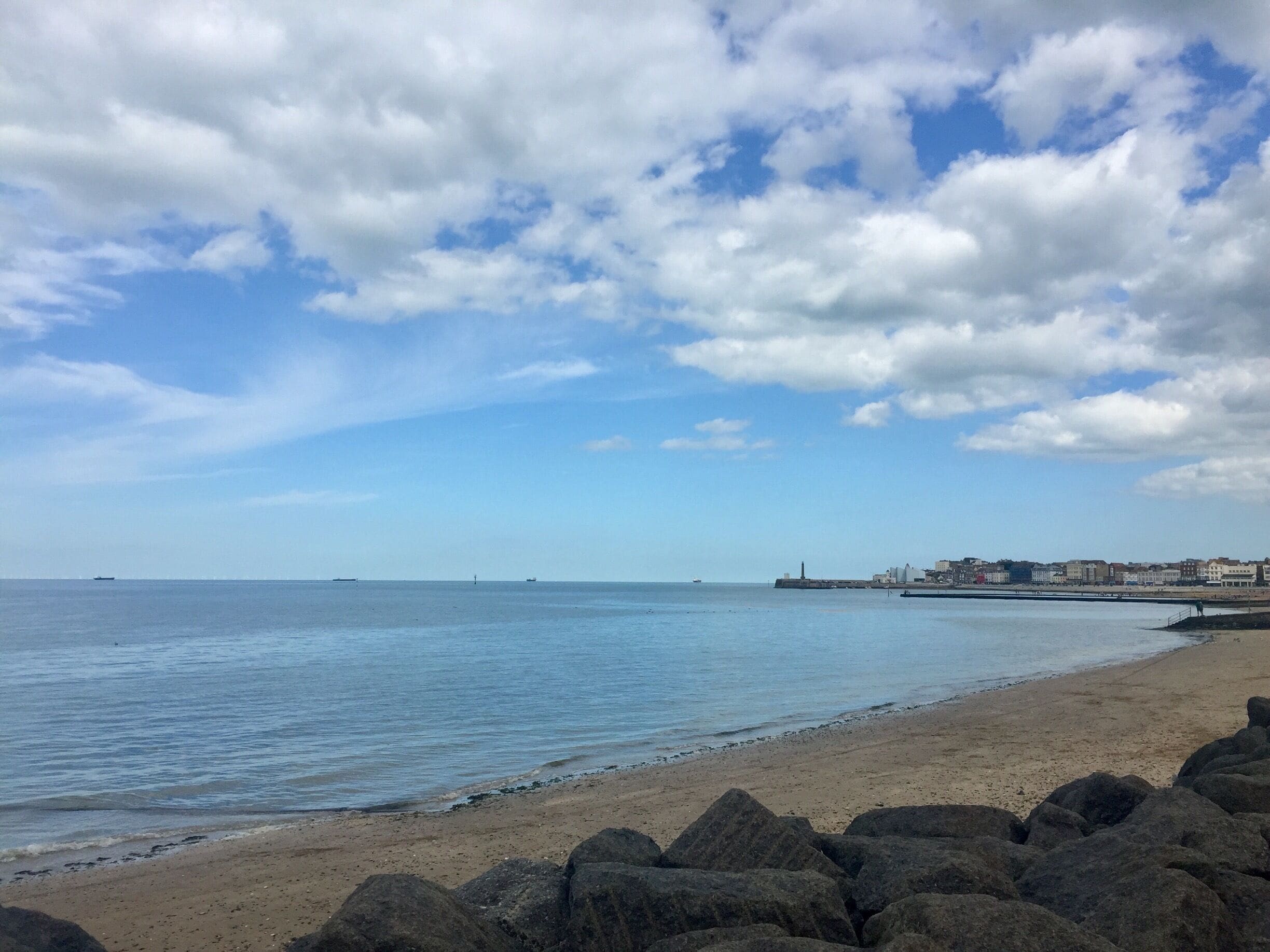 Stroll by Margate beach on a weekend with plenty to keep everyone happy: mini-golf, paddling pool, art galleries, Turner Exhibition, little arty shops and cafe’. #iminlovewiththesea #vikingcoastaltrail