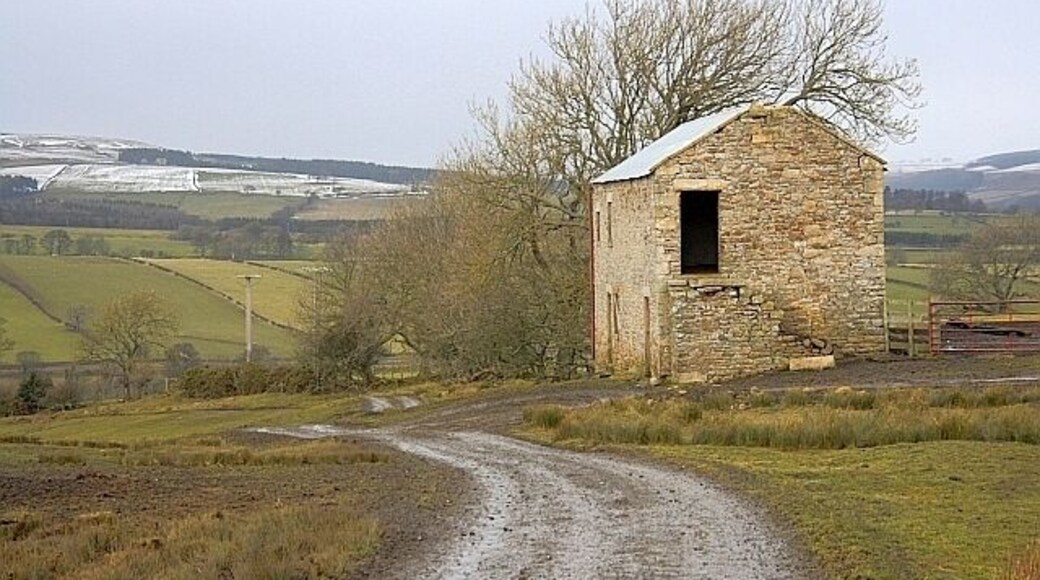 Barn Above Hole Beck Keywords: track