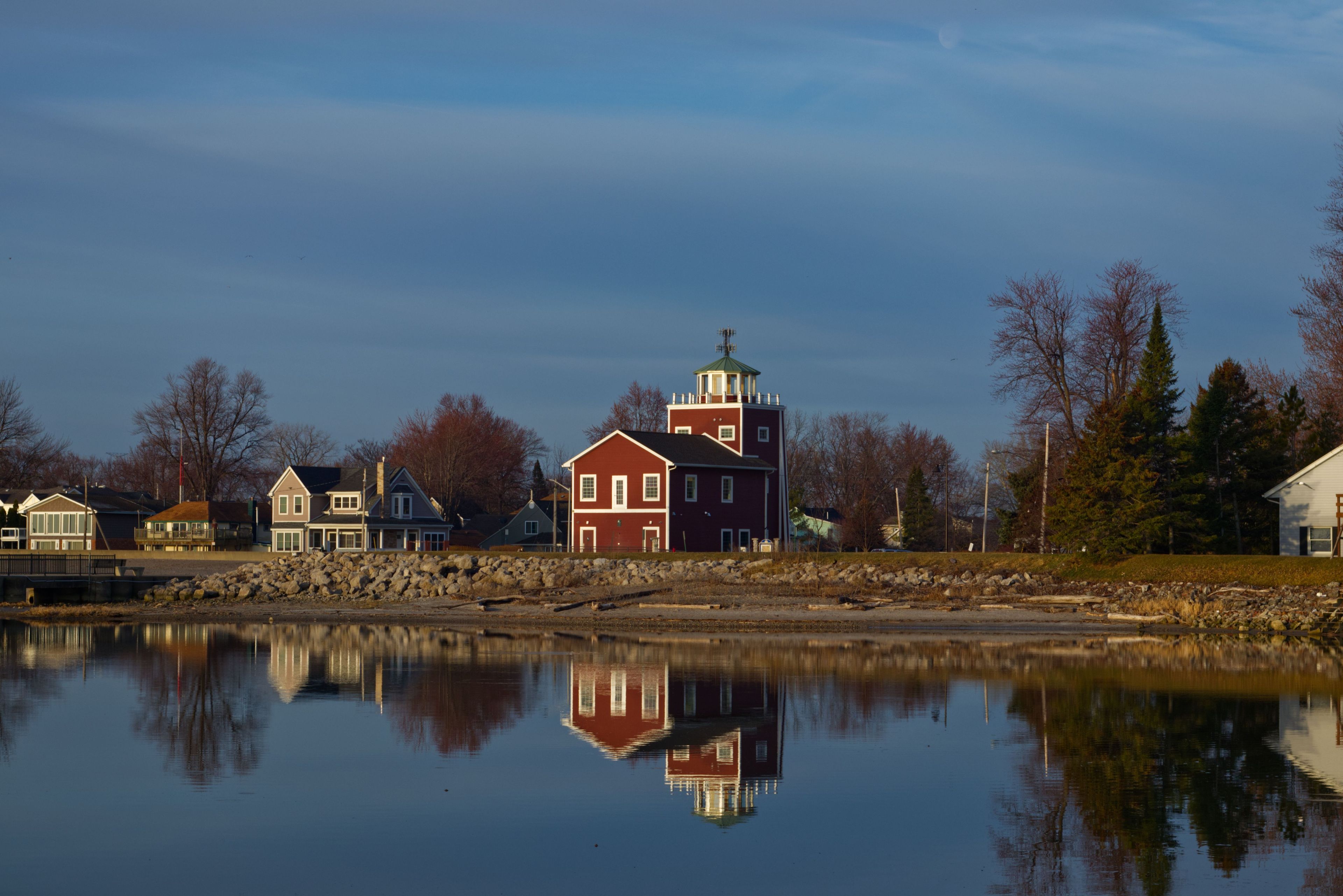 Luna Pier