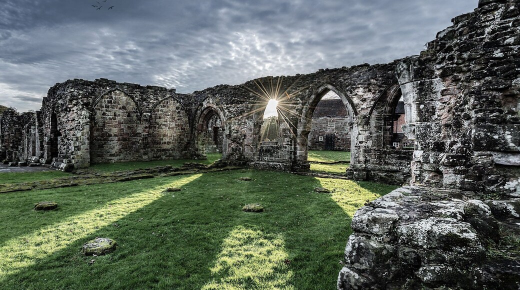 12th century ruins. A great stop off point for an hour if your passing through.
