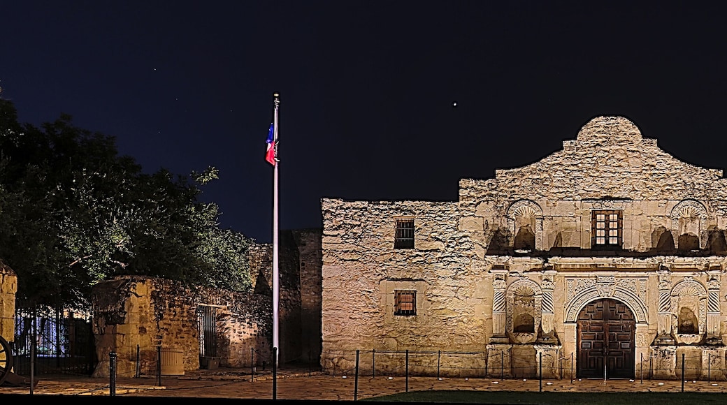 Night time view of the Alamo Mission in historic downtown San Antonio, Texas