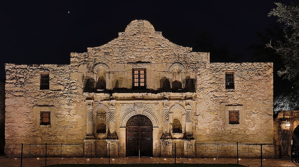 Night time view of the Alamo Mission in historic downtown San Antonio, Texas