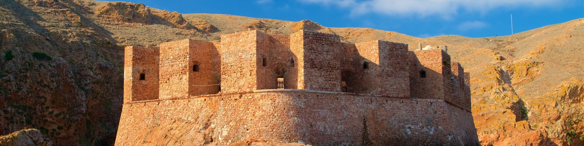 Berlenga Island showing a castle, general coastal views and heritage architecture