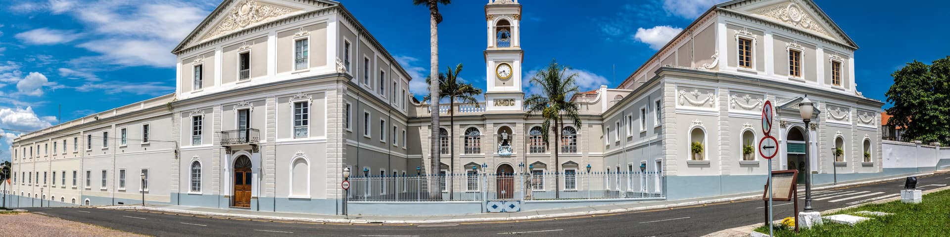 Itu, SP, Brazil, March 10, 2022. Facade of the Deodoro Regiment, where the current military unit of the Brazilian Army is located, and the São Luiz Gonzaga Church, in the historic center of Itu