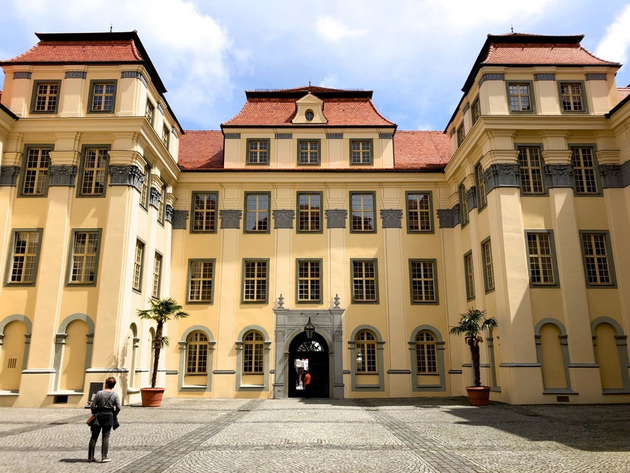 Tettnang New Palace is one of the most beautiful palaces in Upper Swabia. Its spectacular Baroque interiors are among the finest in the region.
Tettnang Castle, also known as the Tettnang New Palace is one of three castles in the German town of Tettnang. The other ones are Tettnang Old Palace and Torschloss close to Bärenplatz.