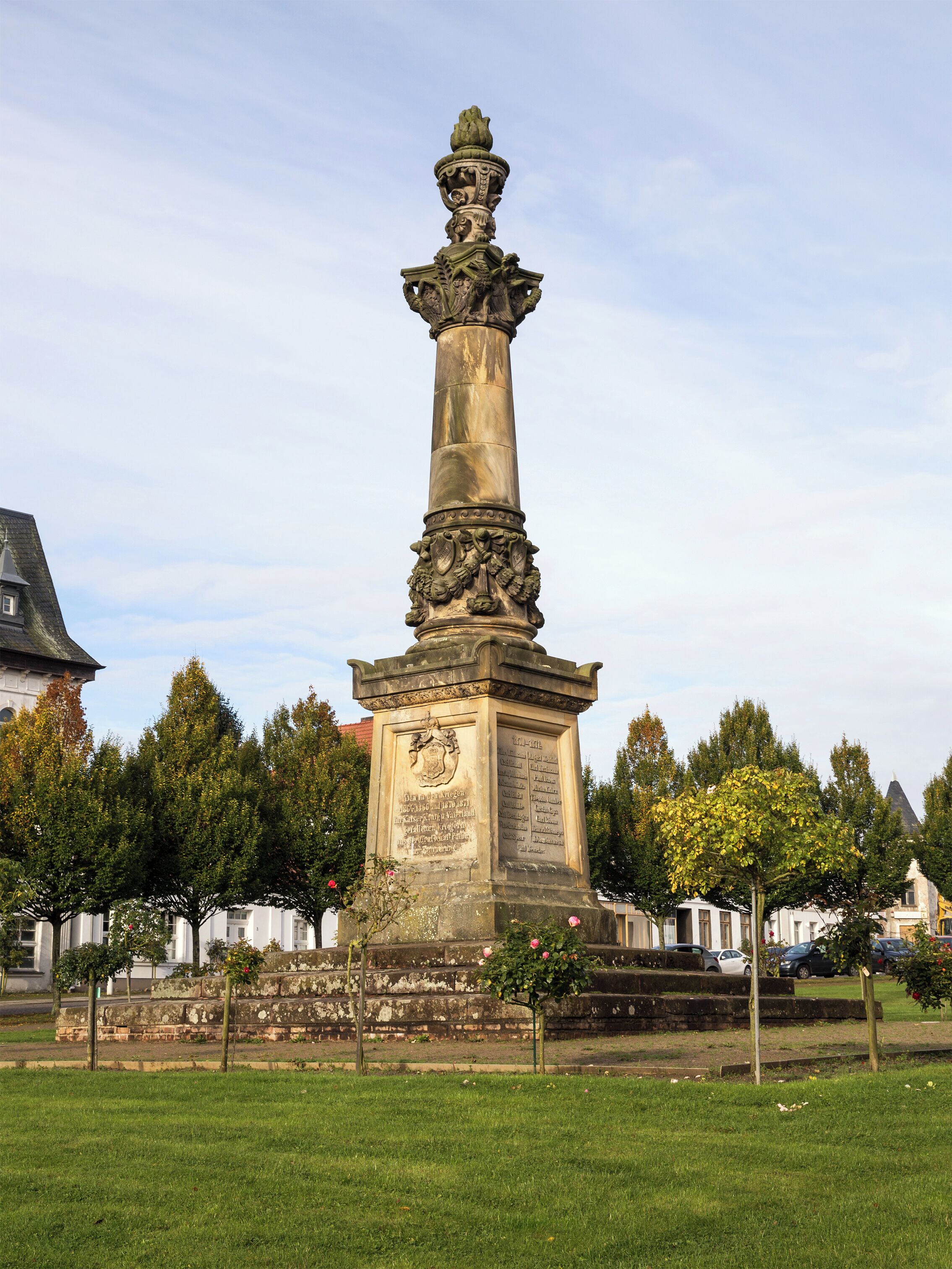 Putbus, market square, war memorial