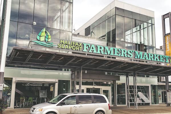 Since I was here during the week, I didn't get to see the full market as many vendors are closed Monday to Friday but apparently on weekends this place is buzzing. Free parking isn't available (or at least I couldn't find any) but will cost you up towards $10 to 15 depending on the length of stay. Some parking lot's offer flat fee day rates which is recommended if you plan on making the boardwalk a full day adventure.