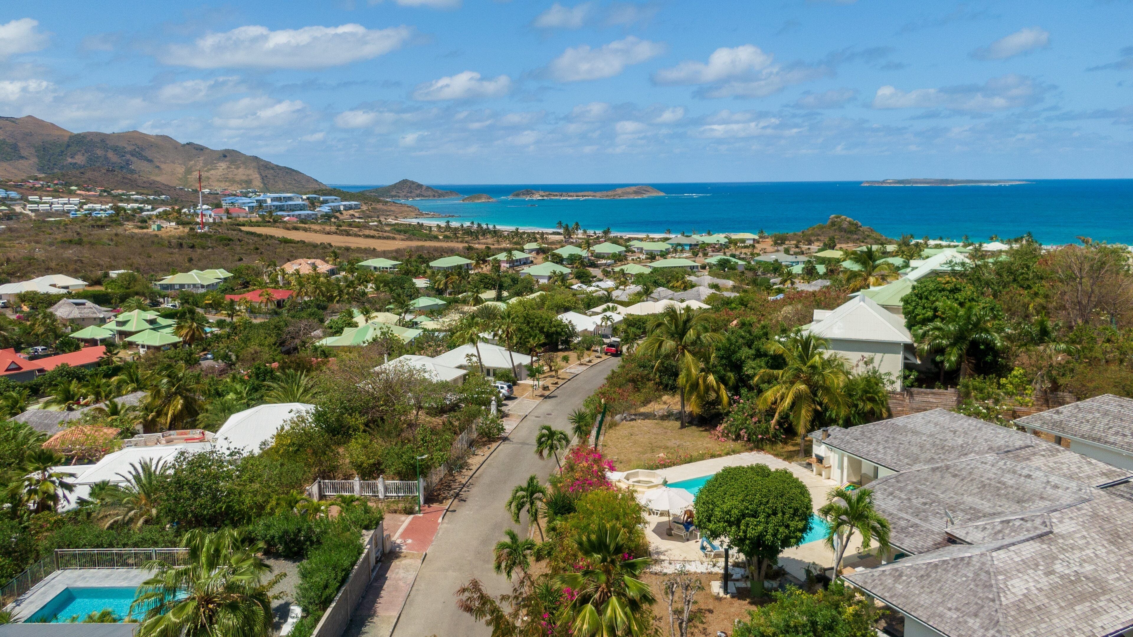<h2>Top places to stay near the water</h2>