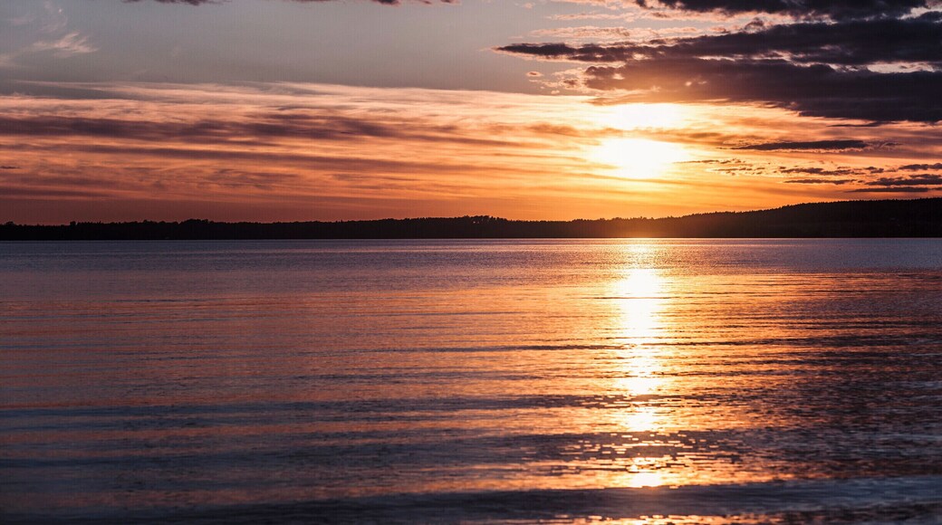 Another shot from Varamon. It's great for sunset watching as well.
So if you're in town and have a little time over, head over here and watch the #goldenhour!