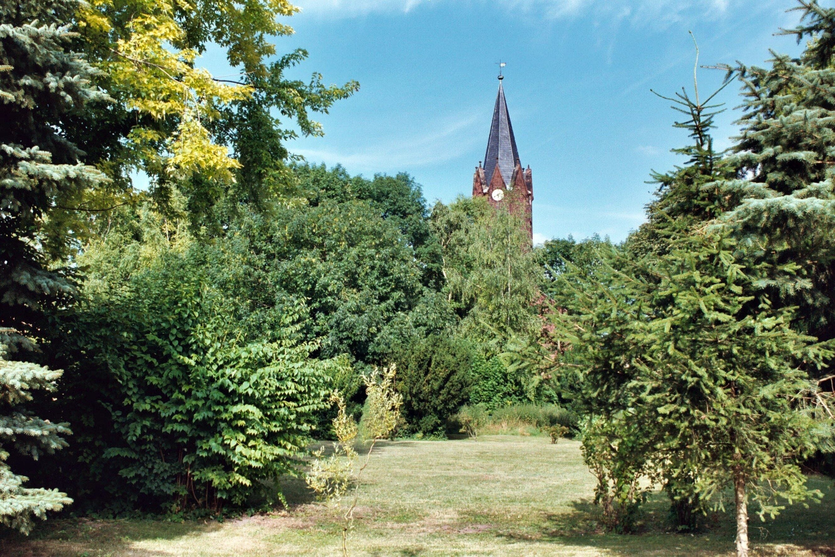 Rothenschirmbach (Lutherstadt Eisleben), the village park