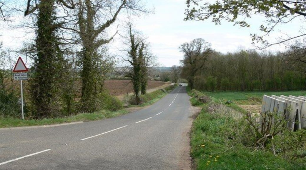 Measham Road towards Packington