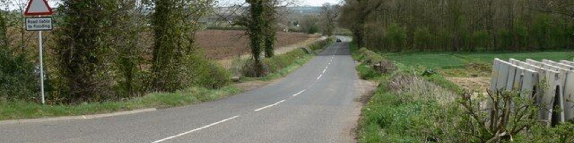 Measham Road towards Packington