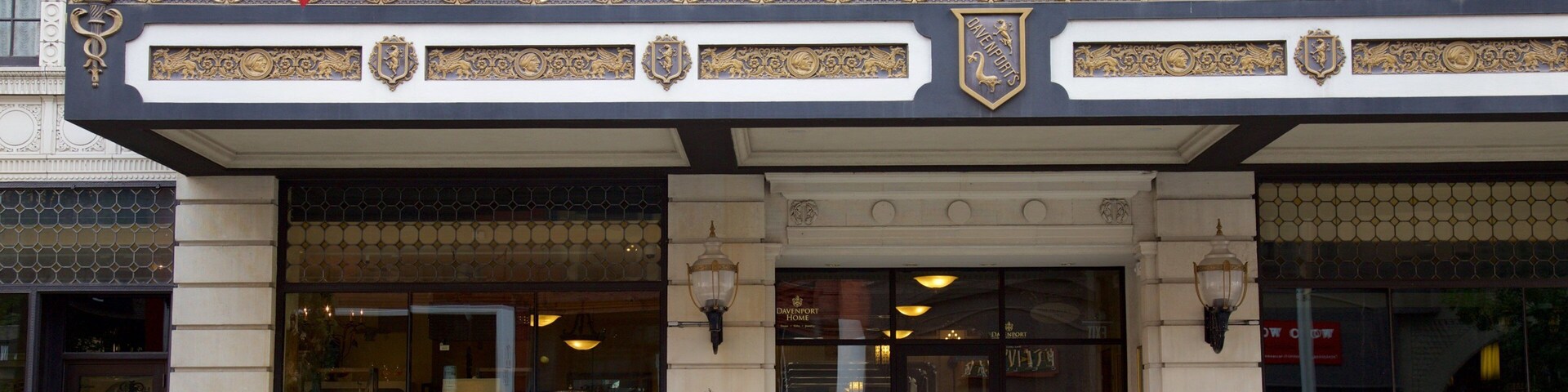 Spokane showing a hotel and street scenes