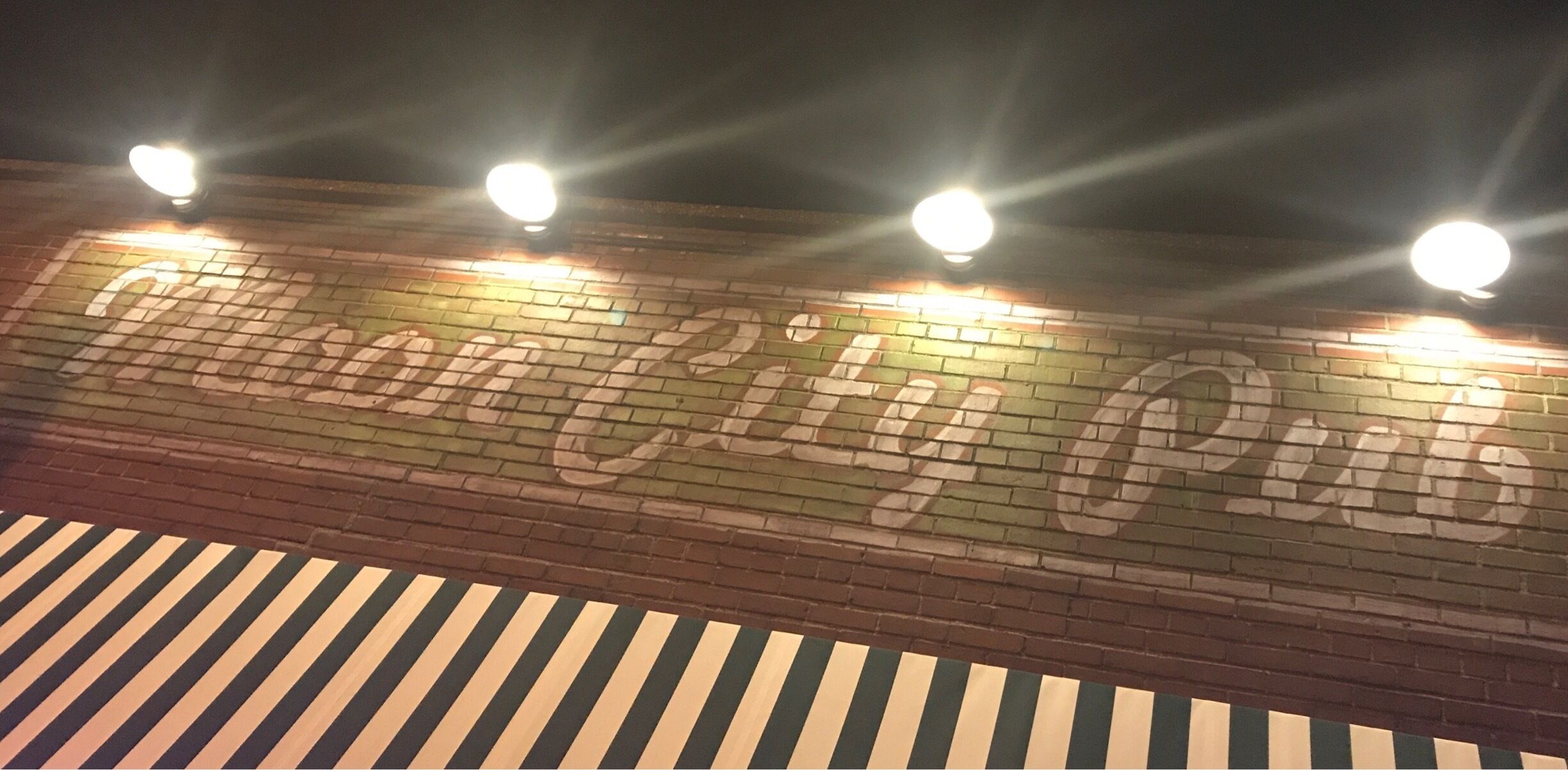 Moon City Pub is an awesome bar on Commercial St in Springfield Mo. Great local musicians play here along with good cold drinks. 