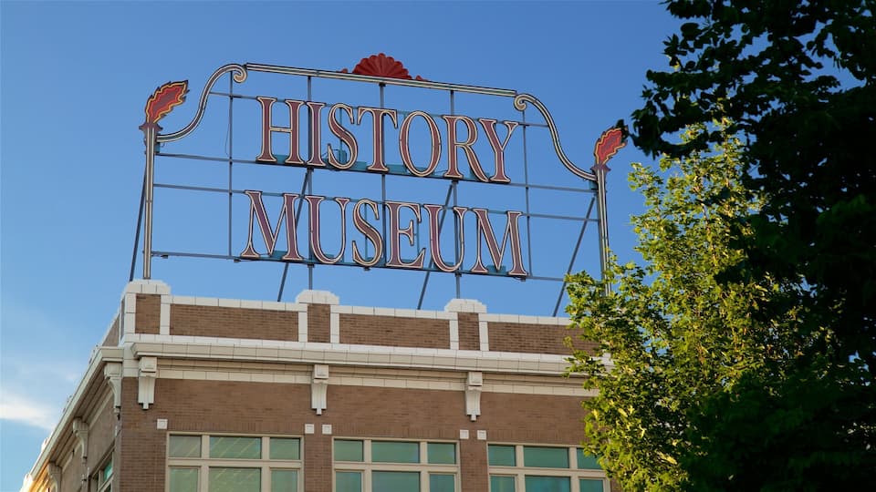 Springfield featuring signage