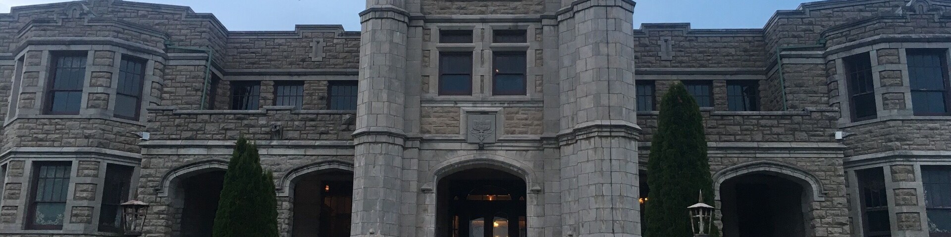 Our department did a mystery dinner here as a team building event. We had a great time! I'm definitely planning to return for one of their ghost tours.