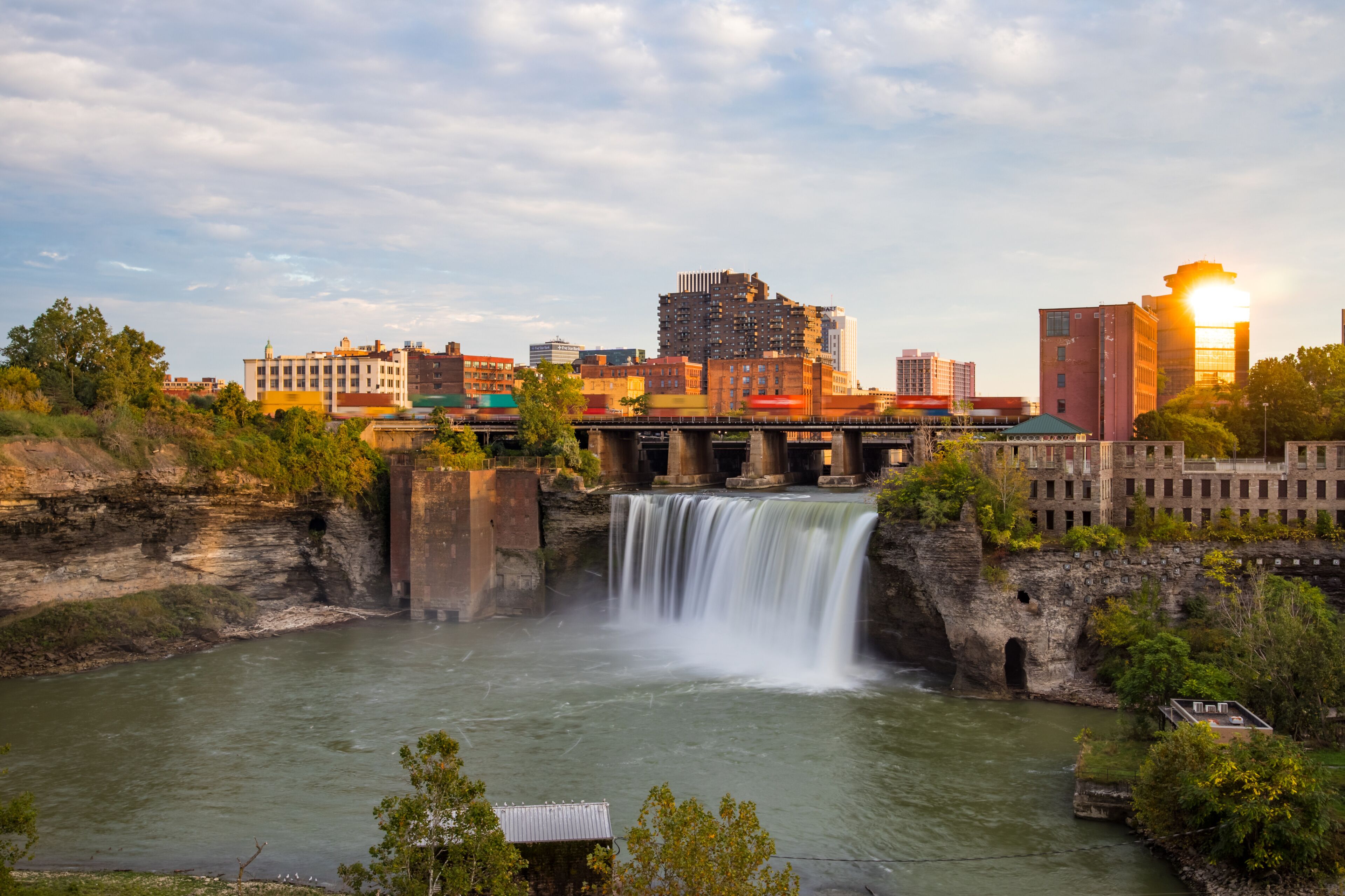 The High Falls in the city of Rochester