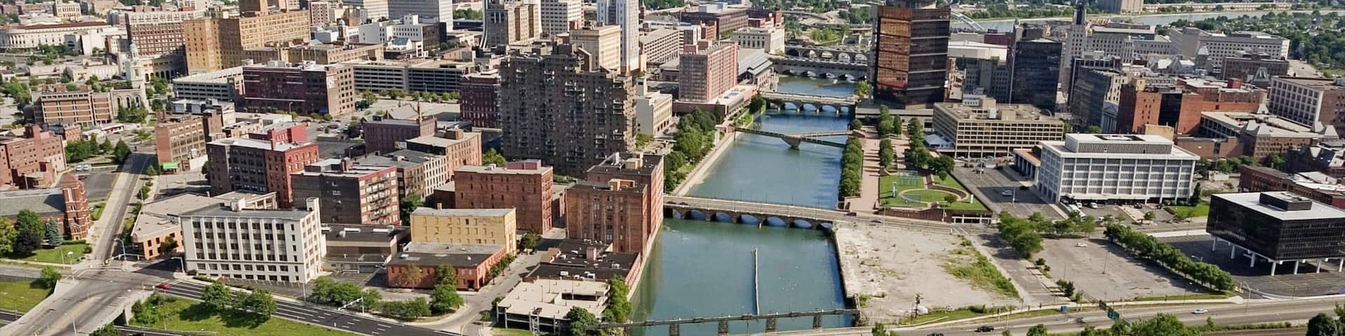 Rochester das einen Fluss oder Bach, Stadt und BrĂŒcke