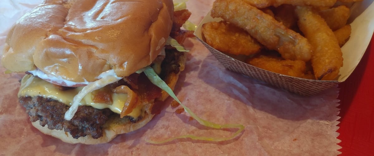 2018 burger no.5
A bacon cheeseburger and onion chips from Benjamin's the Burger Master in Dayton.