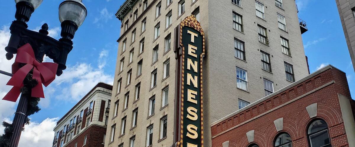 Shop, eat, drink, walk, and enjoy down town Knoxville. #history