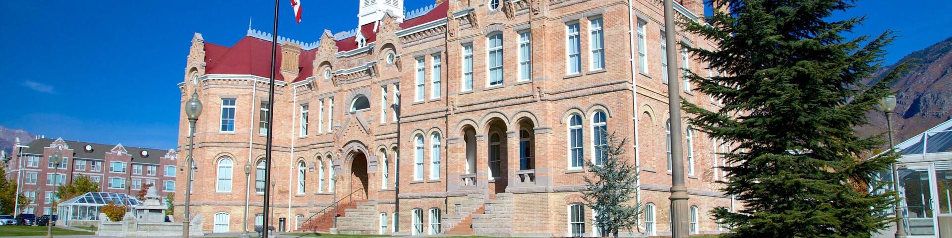 Provo showing a castle and heritage architecture