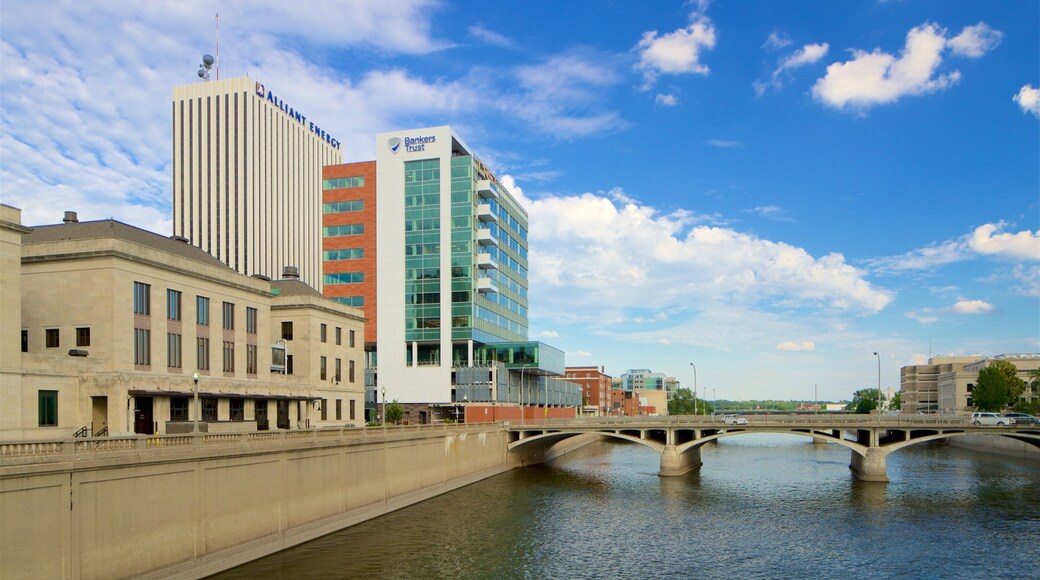 Cedar Rapids - Iowa City showing a river or creek, a bridge and a city