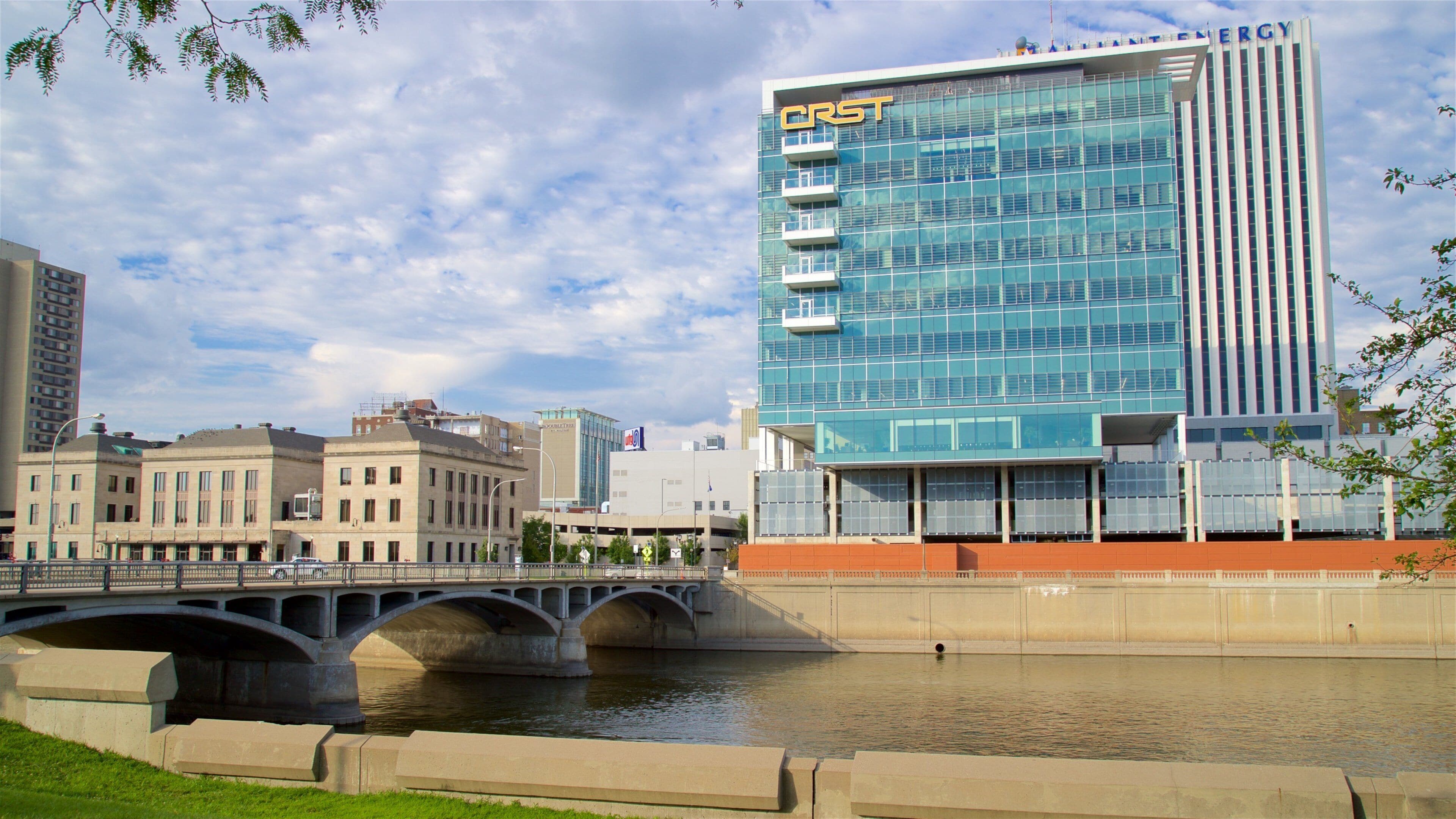 Cedar Rapids - Iowa City showing a bridge, a city and a river or creek