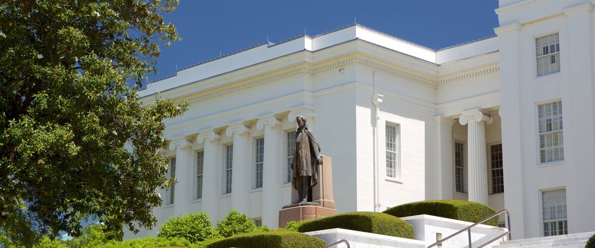 Montgomery das einen historische Architektur und Statue oder Skulptur