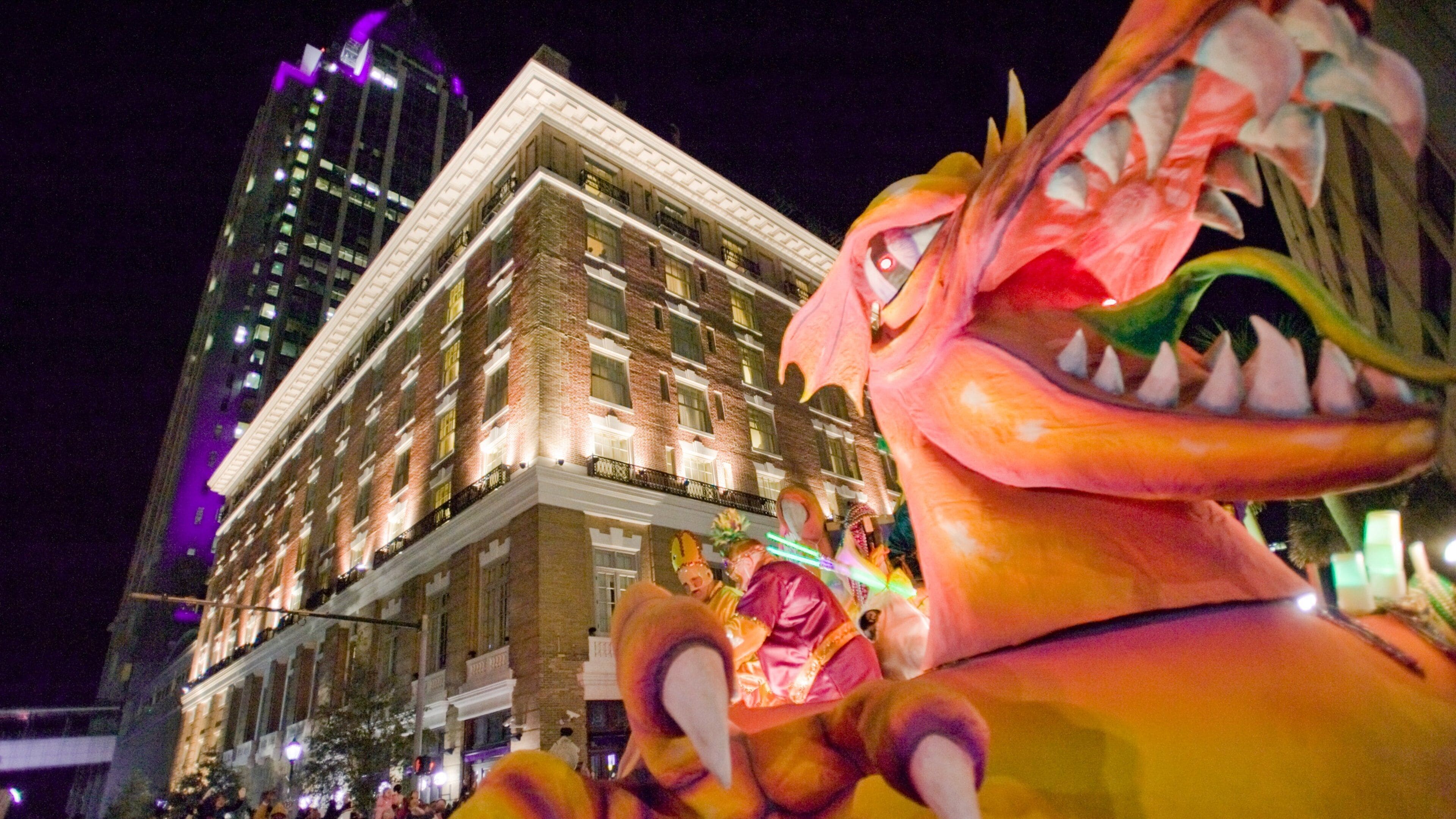 Mobile which includes night scenes