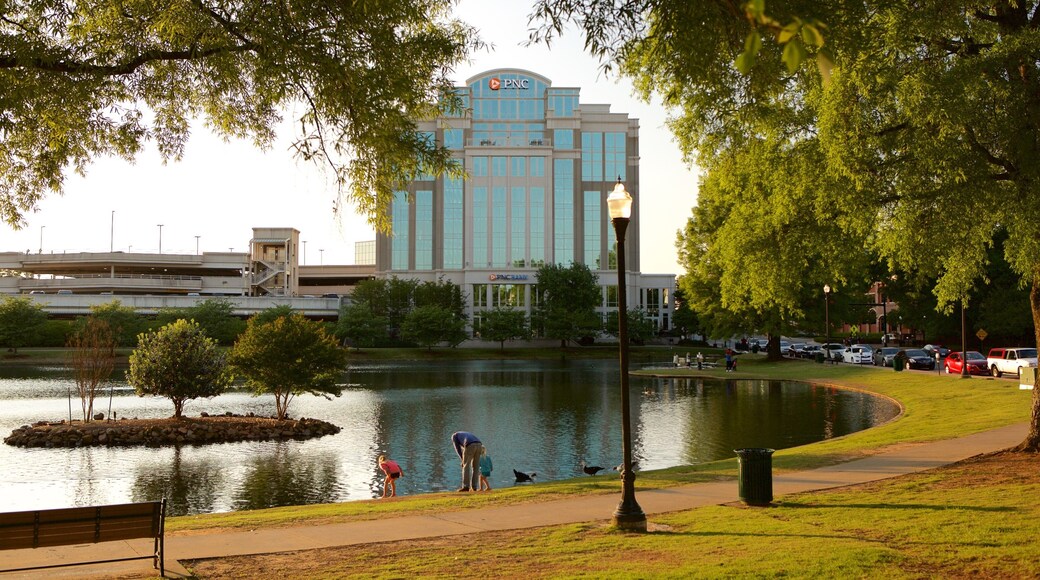 Huntsville inclusief een park en een vijver