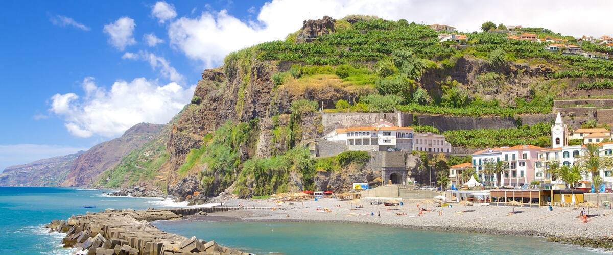 Ponta do Sol das einen Küstenort und schroffe Küste