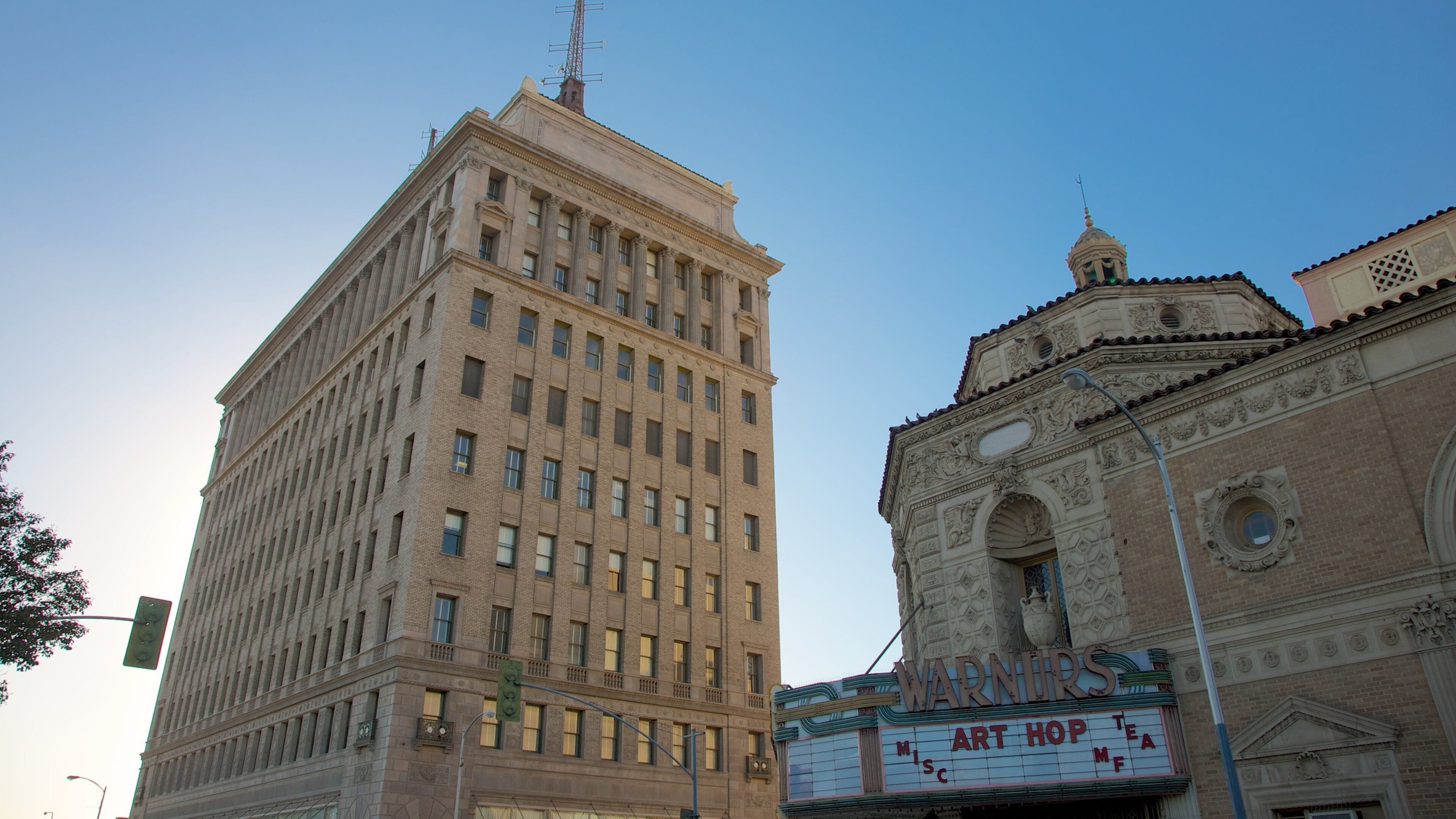 Fresno trong đó bao gồm quang cảnh thành phố và kiến trúc di sản