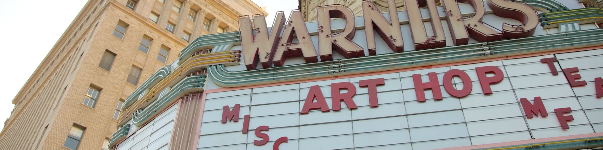 Fresno showing signage and theater scenes