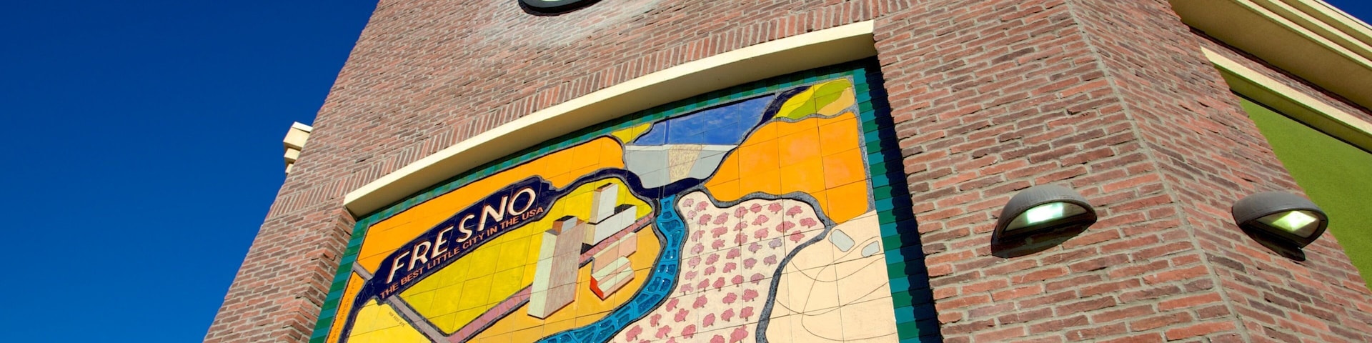 Fresno which includes outdoor art