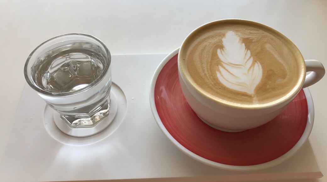 Harbinger Coffee in Fort Collins - I try to hit at least one local coffee shop when on the road. Here, there are interesting new flavor combinations, water with your latte, and lovely latte art
#localcoffee
#latteart
#fortcollins
#colorado