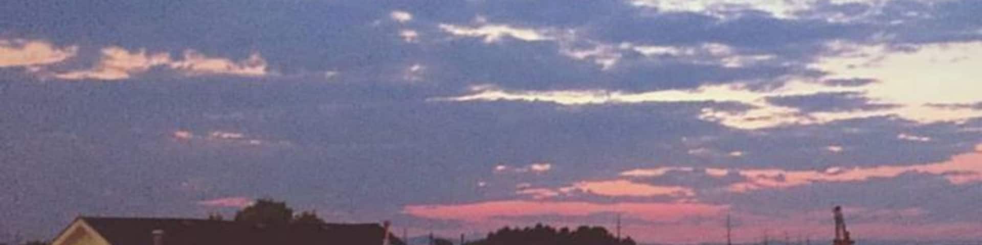 A beautiful #sunset #view at @jessupfarmbarrelhouse in @fortcollinsgov ... Great #adaptivereuse of some old #buildings ... Very cool 😊 #fortcollins #colorado