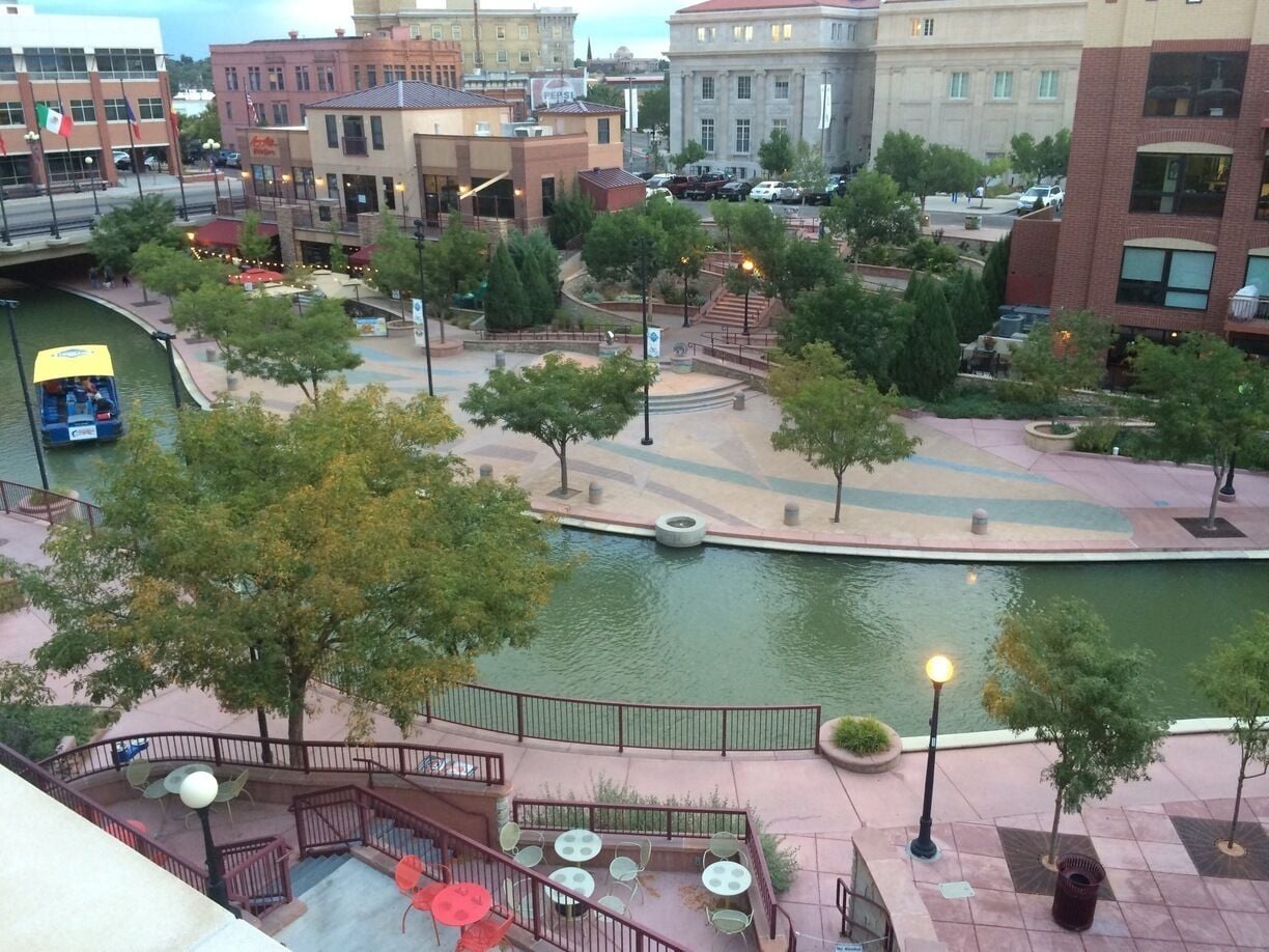 Nice view of river walk from the outdoor balcony. Great food. 