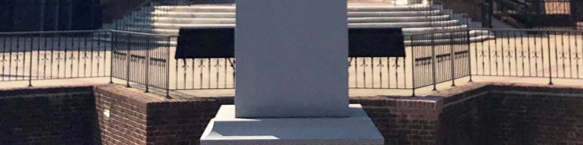 Construction was completed in 1933 on the New Legislative Hall which replaced the Old State Capitol which had been in use since 1791.