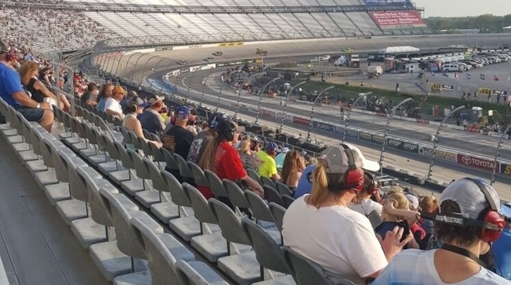 Great weekend for the whole family! Lots to do around the area