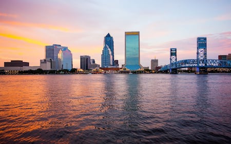 Vuelos baratos de Denver (DEN) a Jacksonville (JAX)