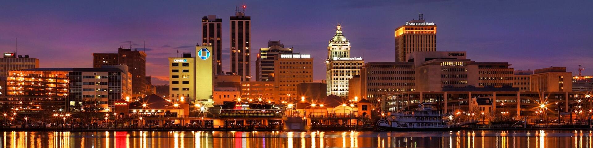 Peoria featuring a city, skyline and a lake or waterhole