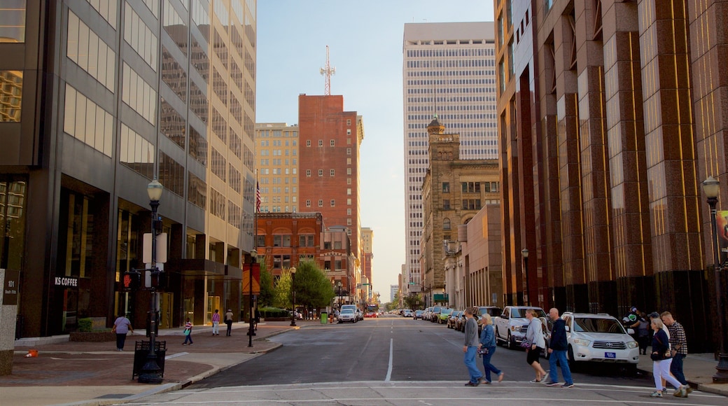 ๋ฃจ์ด๋น ์ ๋ณด์ฌ์ฃผ๋ ๋์ ๊ณผ ๊ฑฐ๋ฆฌ ํ๊ฒฝ ๋ฟ๋ง ์๋๋ผ ์๊ท๋ชจ ์ฌ๋๋ค